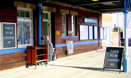 Banner Repeater Hackney Downs Station Banner Repeater Hackney Downs Station