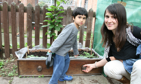Barley Biswas and her son Oisin 001 Barley Biswas and her son, Oisin on the Smalley Estate, Stoke Newington