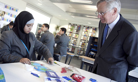 HRH-visits-Skinners-Academy-art-class-007 HRH visits Skinners Academy art class