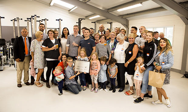 Sir Steve Redgrave with Lea Rowing Club supporters