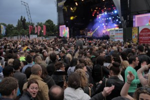 Lovebox 2012 crowds after dark - Groove Armada