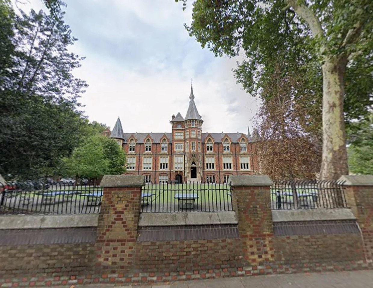 Mossbourne Victoria Park Academy