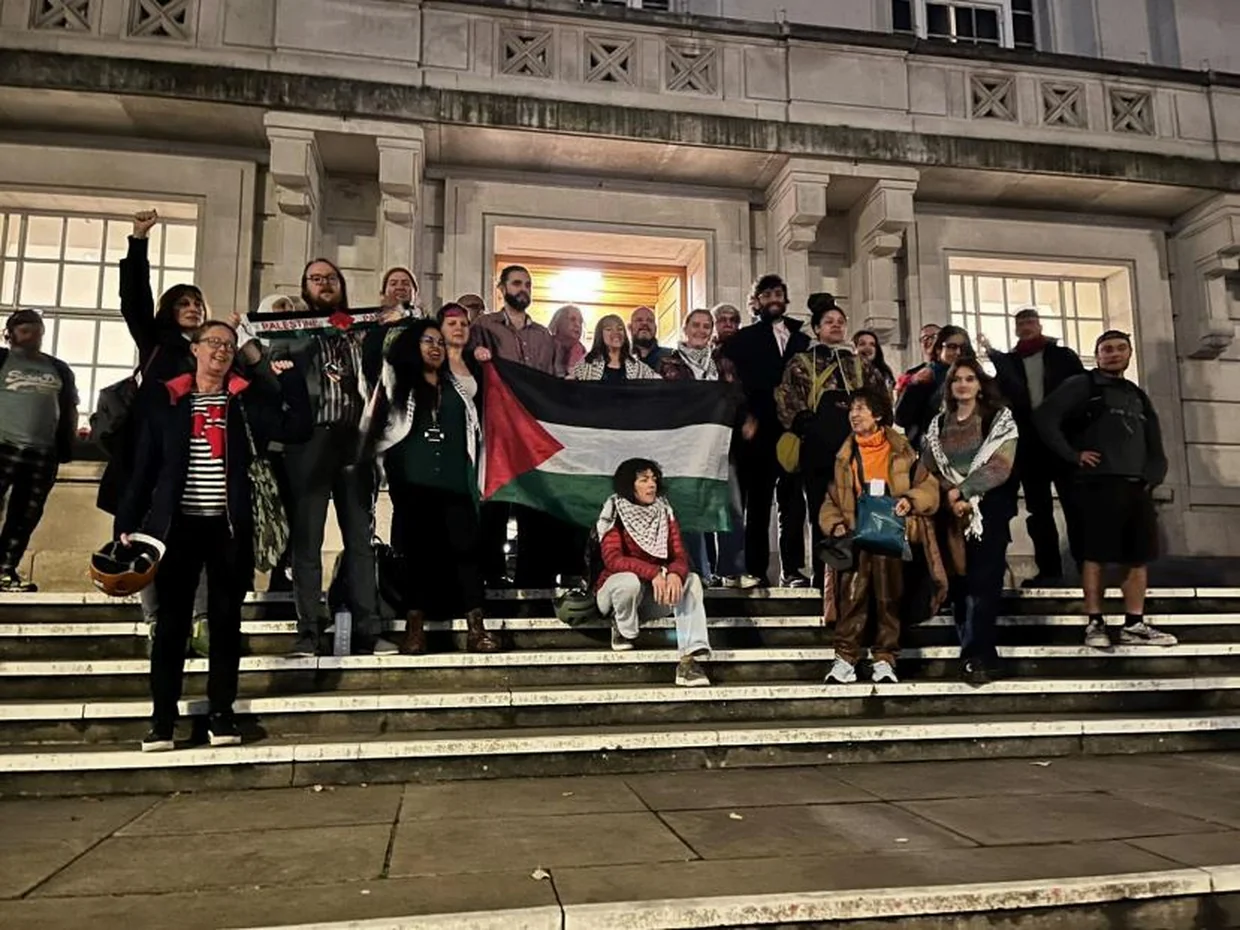 Photograph of Green and Independent Socialist groups with Pro-Palestine activists at a protest outside Hackney Town Hall in December 2025