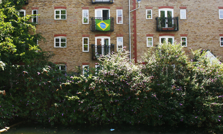 Regents Canal Brazil 007 Brazilian flag, Regents Canal