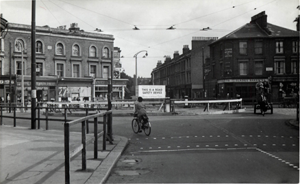 Roundabout 1950 06772 006