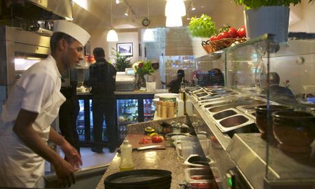 Zaza restaurant interior 006 Pizzaiolo at work in the new Zaza Express