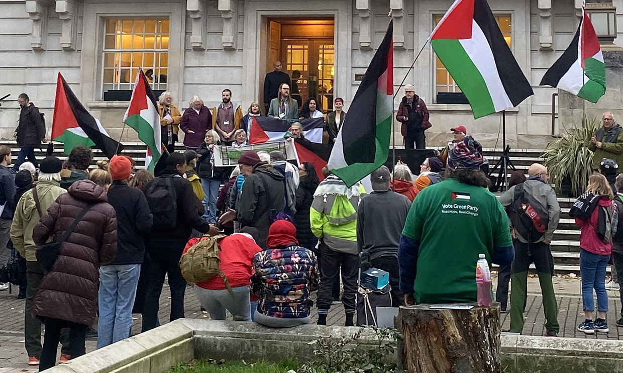 Photograph of Divestment campaigners at Hackney Town Hall